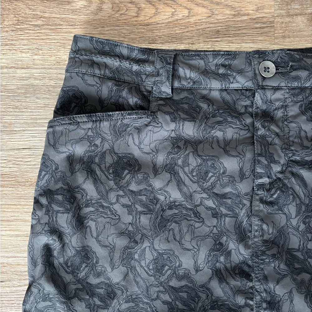 Eddie Bauer skort size 8 black gray pattern. Preloved. Good condition. - Picture 3 of 11